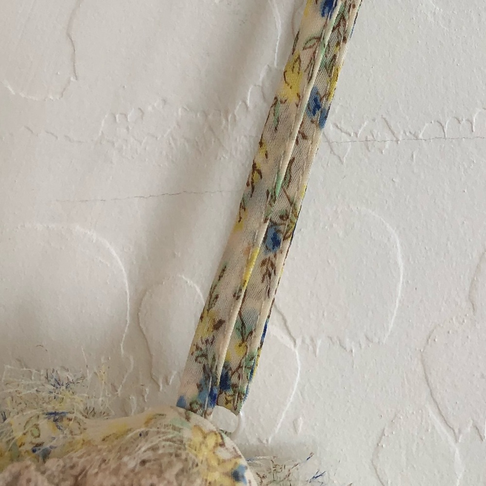 Women’s lace & floral top - Picture 8 of 10